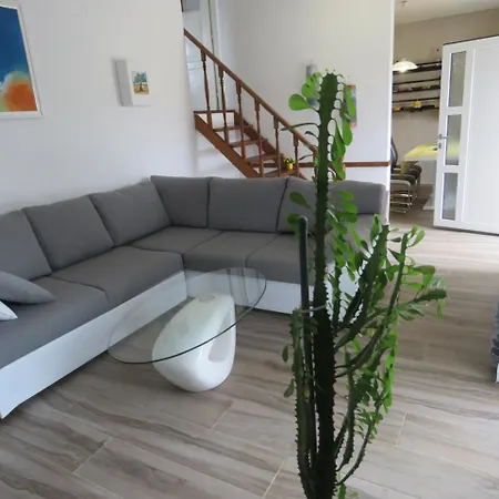 Hvar Mediterranean Ranch House *